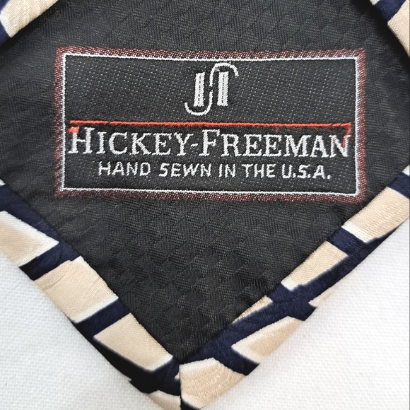 Men's Hickey Freeman Silk Diamond Patterned Tie - Picture 5 of 6